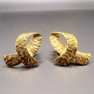 VINTAGE GOLD TONE RIBBON EARRINGS